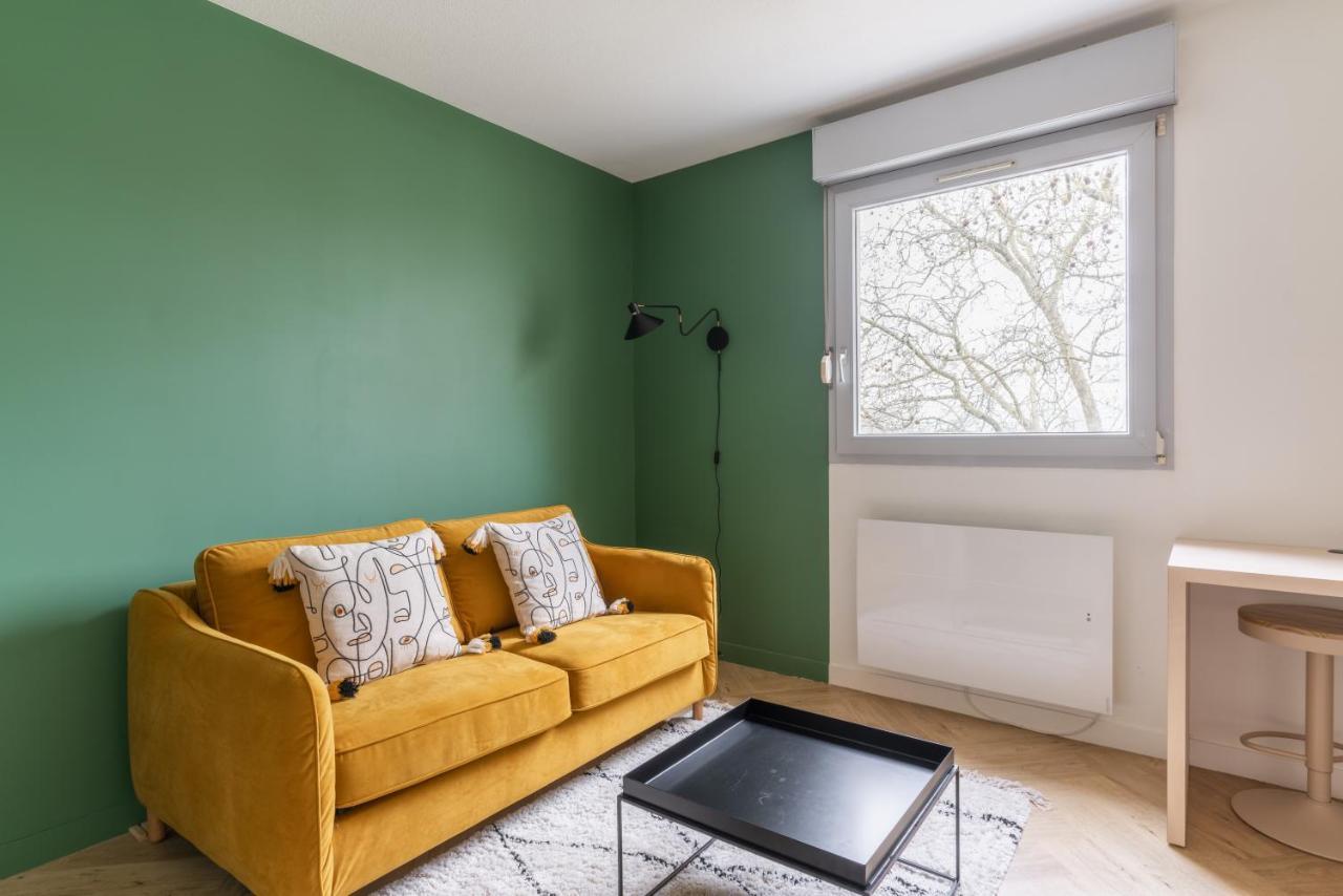 Studio Refait A Neuf Avec Parking En Bord De Loire Nantes Exterior photo